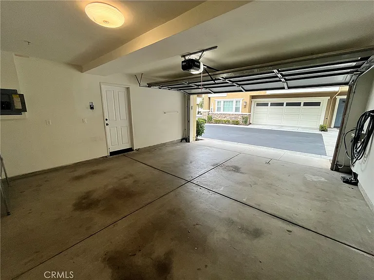 1800 Oak #318 — Photo 22