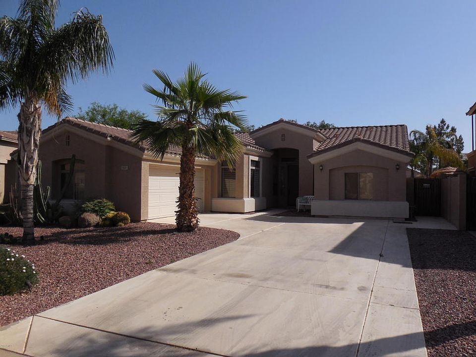 2nd image of 529 S Bahama Dr