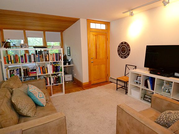 Living w/Bedroom Alcove
