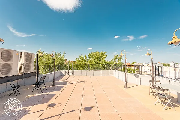 Rented by MySpaceNYC | media 8