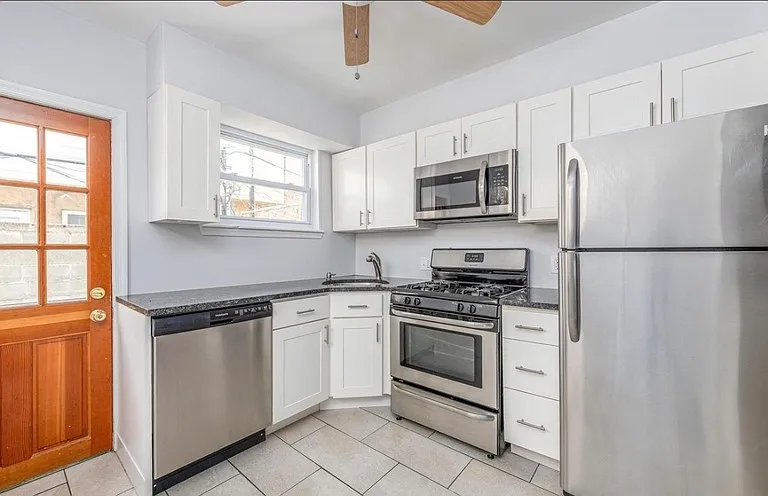 2649 S Bouvier St — Photo 18