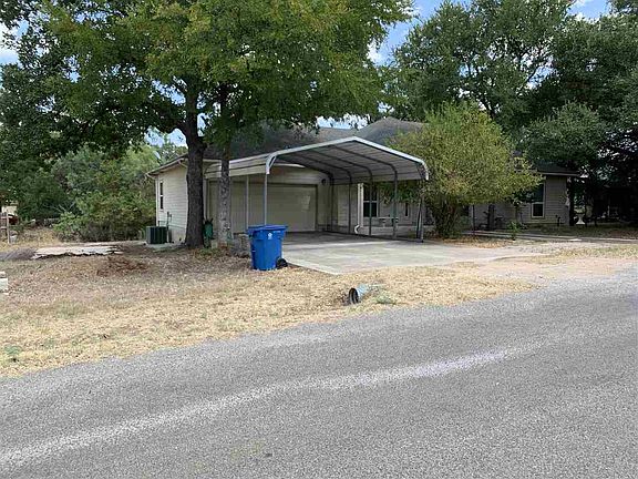 2nd image of 615 Magnolia Ln