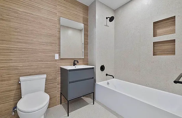 Bathroom, photo 2