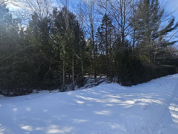 3rd image of Woodlea Rd W