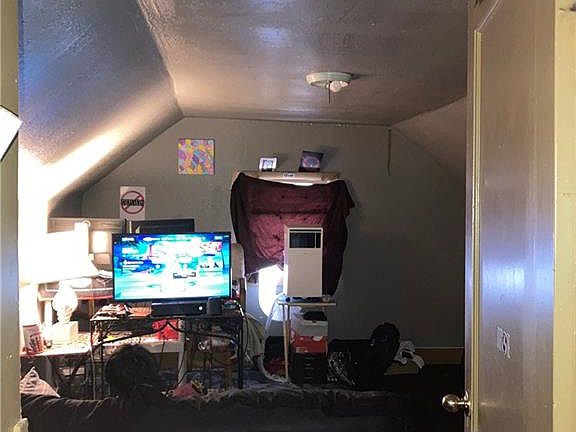 5th image of 2302 Montgall Ave