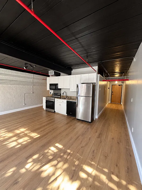 301 Bradley St — Photo 4