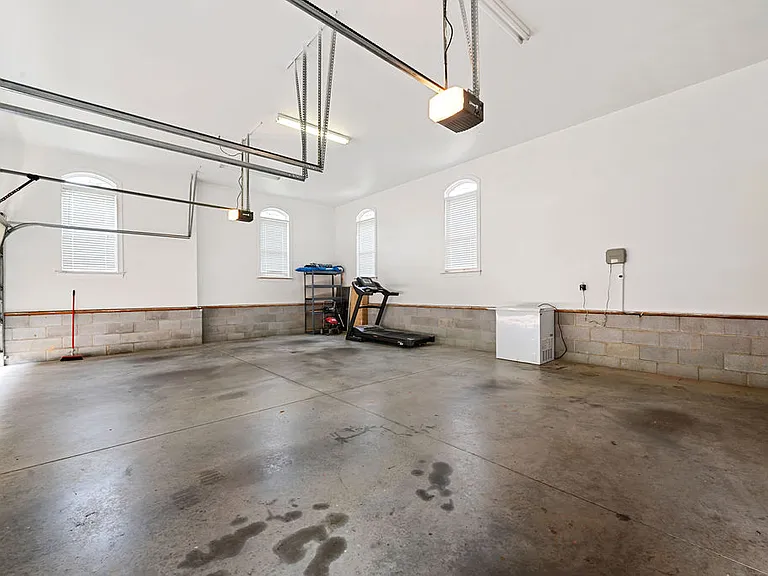 2701 Logan Estates Run — Photo 39