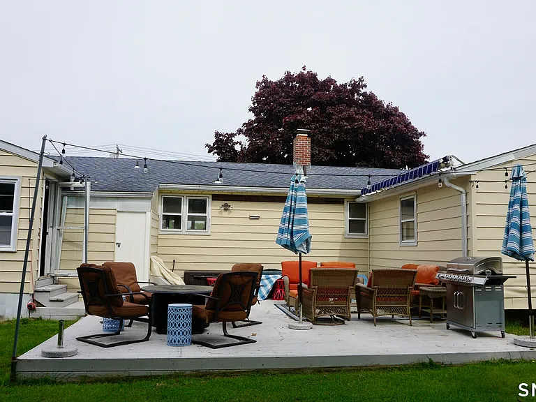 13 Pacific St — Photo 22