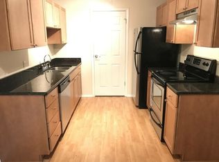 1340 Brook St APT E, Saint Charles, IL 60174