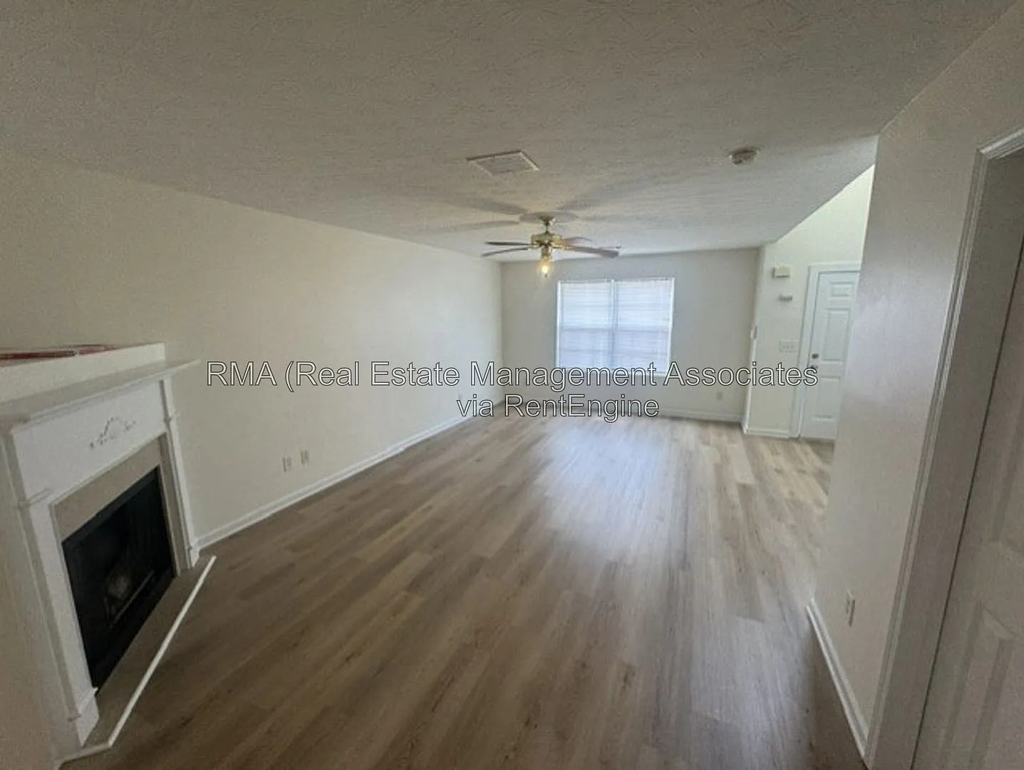 2 bed, 2.5 bath, 1456 sqft, $1,600 — Photo 3