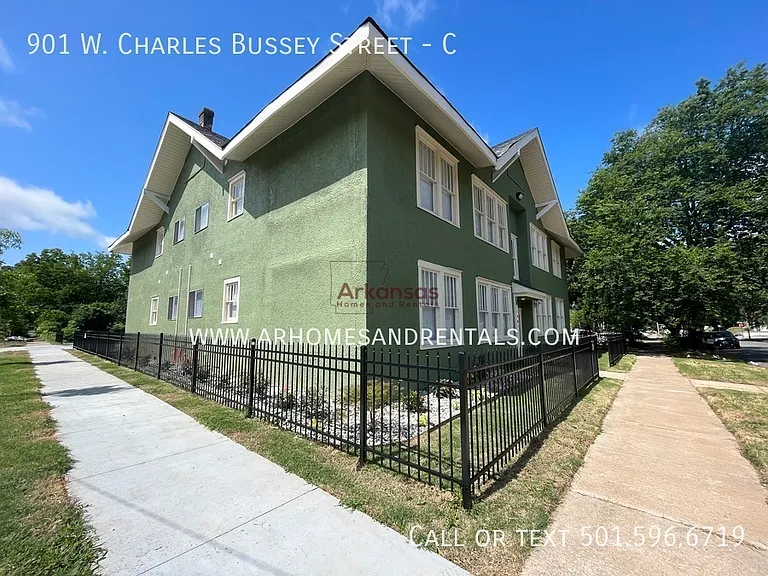 901 W Charles Bussey Ave #C — Photo 11