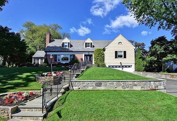 2nd image of 14 Forbes Blvd