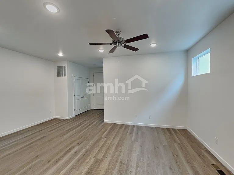 320 N Addison Way — Photo 5