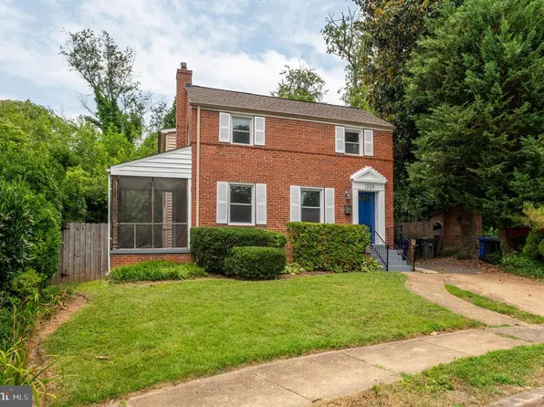 1220 N Livingston St, Arlington, VA 22205