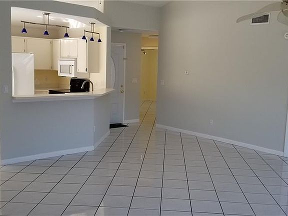3rd image of 12707 Dunhill Dr