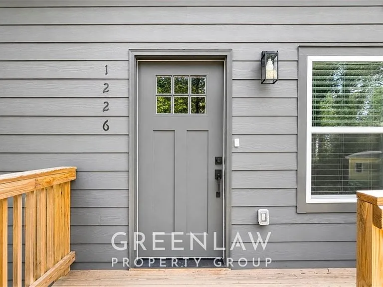 1226 Byewood Ln — Photo 3