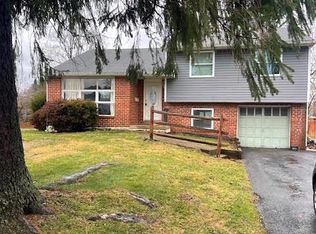 1203 Thistlewood Ln, West Chester, PA 19380