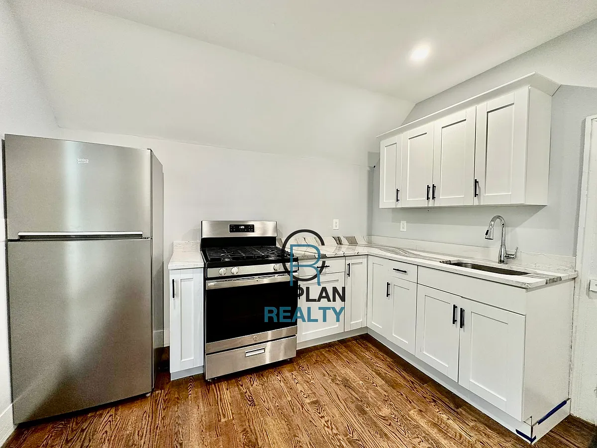 Building Photo - 84 Munson St #B