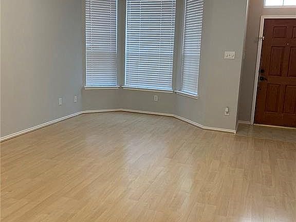 3rd image of 3117 Fox Hollow Dr