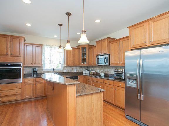 2nd image of 338 Wendling Blvd