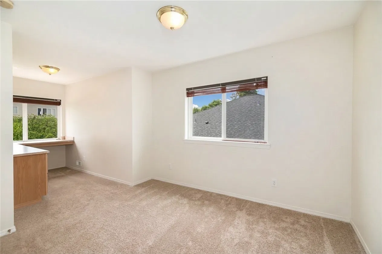 3 bed, 2.5 bath, 2170 sqft, $3,500 — Photo 2
