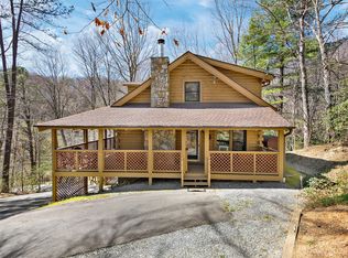 250 Sleepy Hollow Dr, Waynesville, NC 28785
