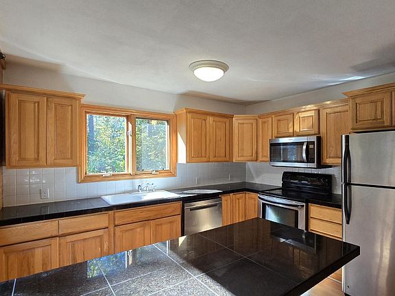 3rd image of 34335 Muskrat Rd