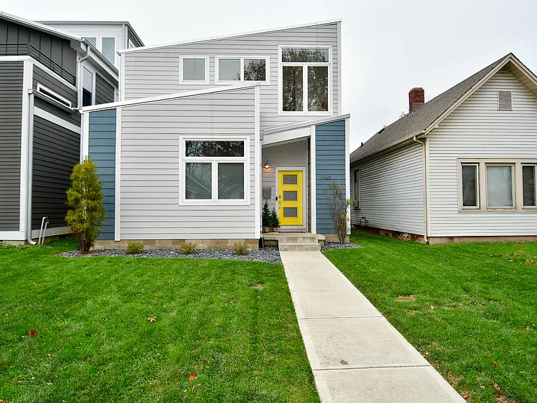 1426 Olive St — Photo 1