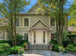 1112 Hohlfelder Rd, Glencoe, IL 60022