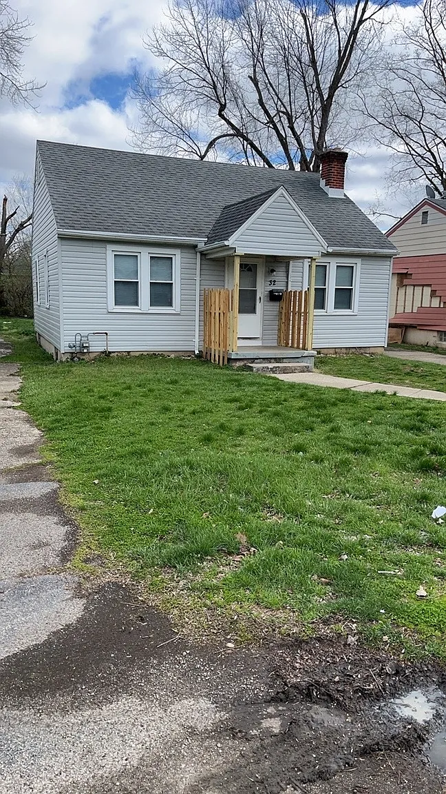 32 Stafford Ave photo 1
