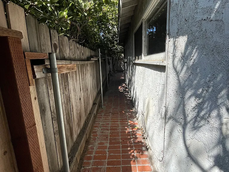 10159 Farragut Dr — Photo 3
