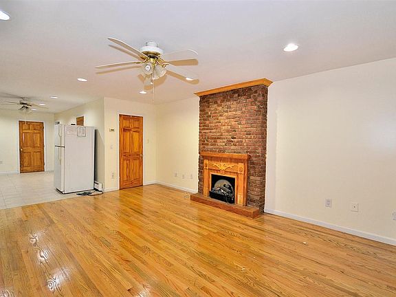 3rd image of 44A Tuers Ave