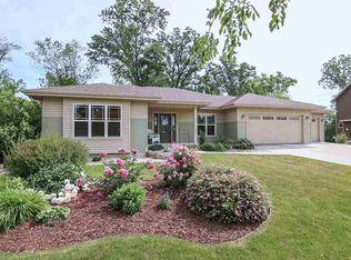 868 Willow Brook Trl, Sun Prairie, WI 53590