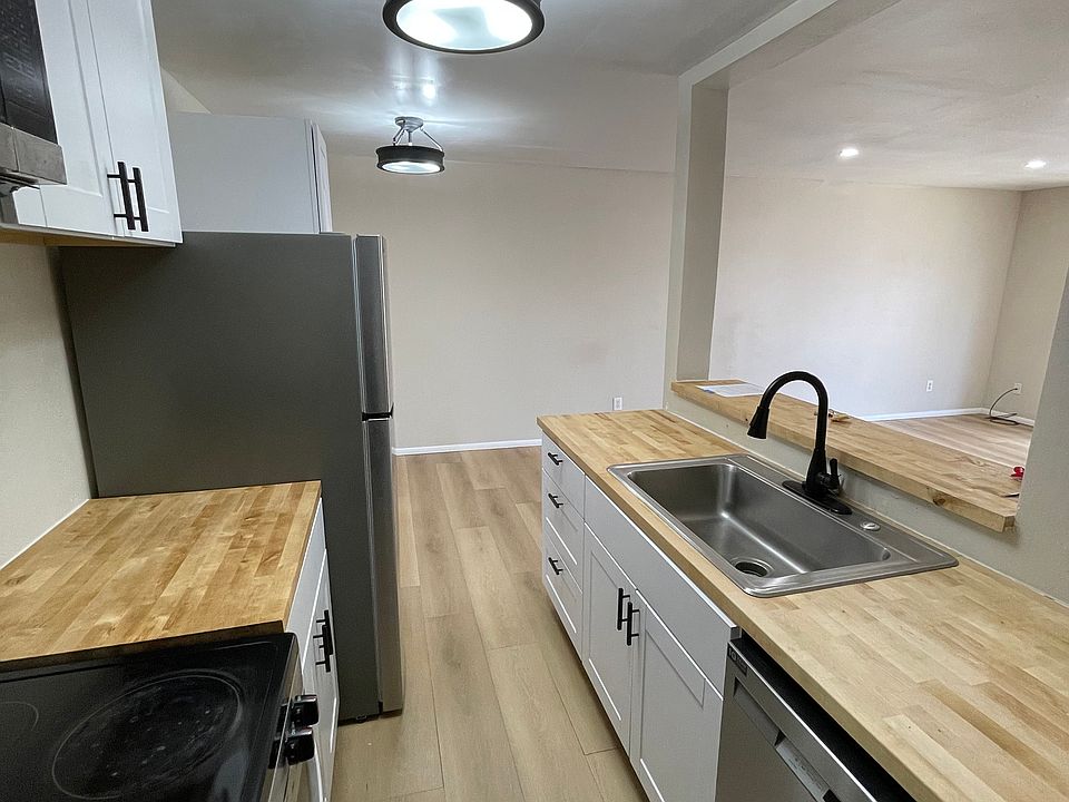 Remodeled kitchen and brand new appliances
