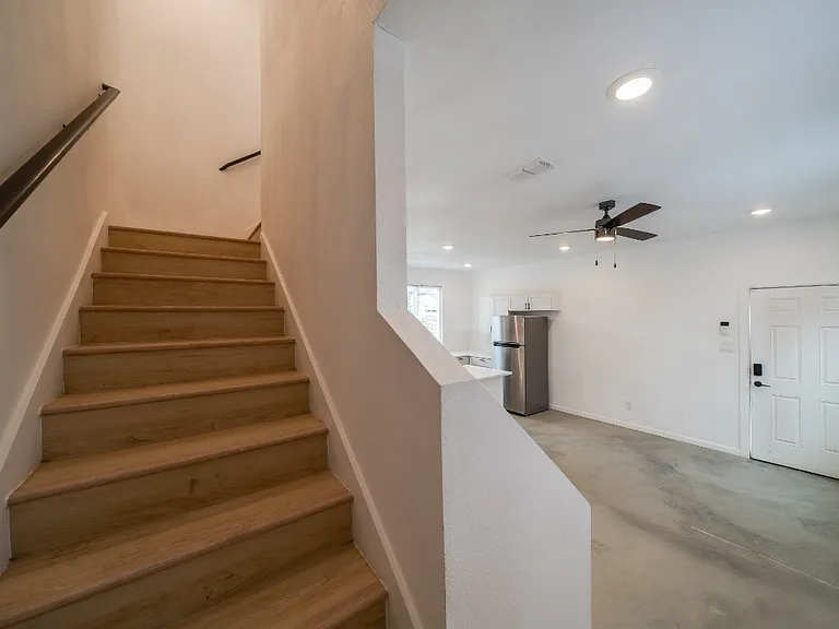 1005 Essex St #202 — Photo 17