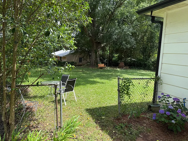 380 Ruth St — Photo 18