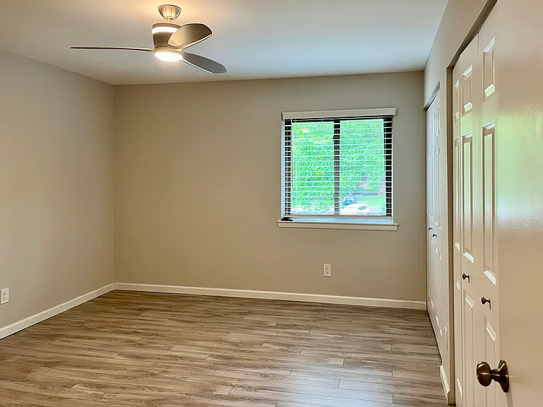 702 Meadow Woods Ln — Photo 12