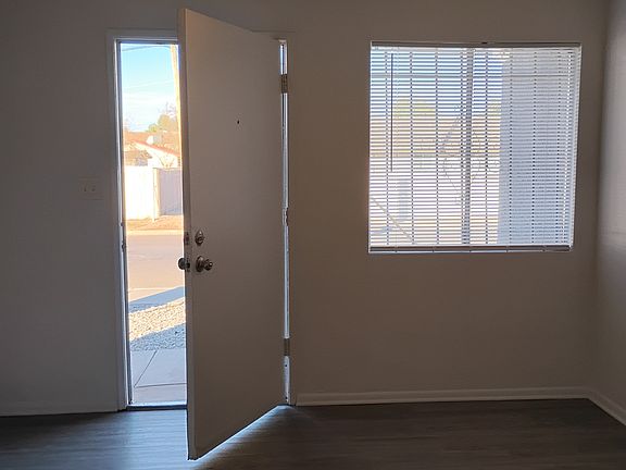 5th image of 2049 W Hayward Ave #16