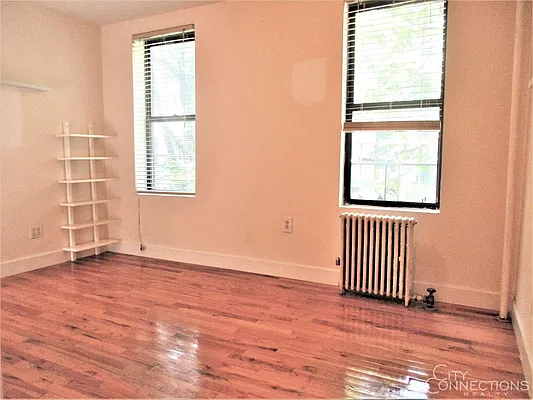 Rented by City Connections Realty | media 15