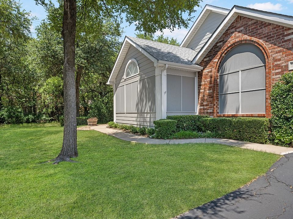 1st image of 931 Bridges Dr