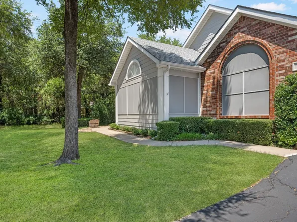 931 Bridges Dr, Arlington, TX 76012