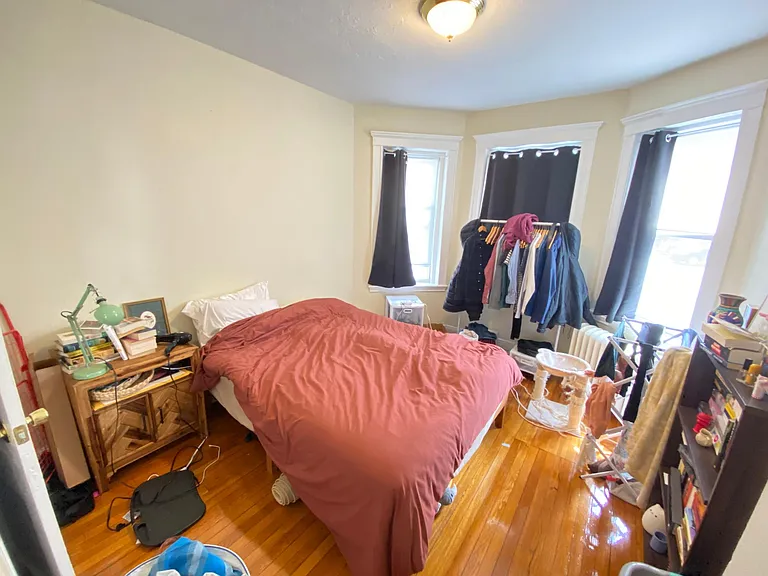 61 Woodstock Ave — Photo 5