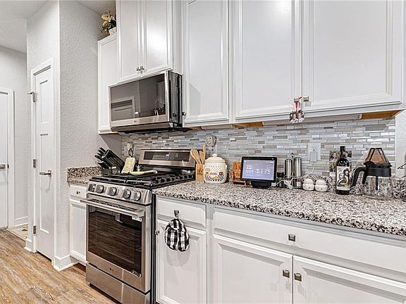 4th image of 256 Riley Way