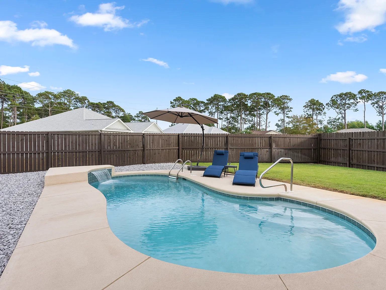 5 bed, 2605 sqft, $4,200 — Photo 3