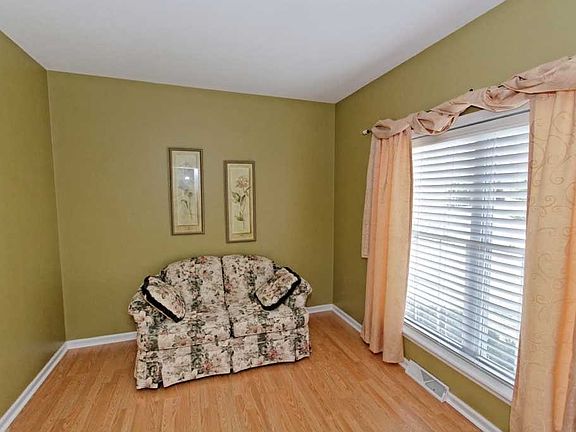 3rd image of 1 Belvedere Pl