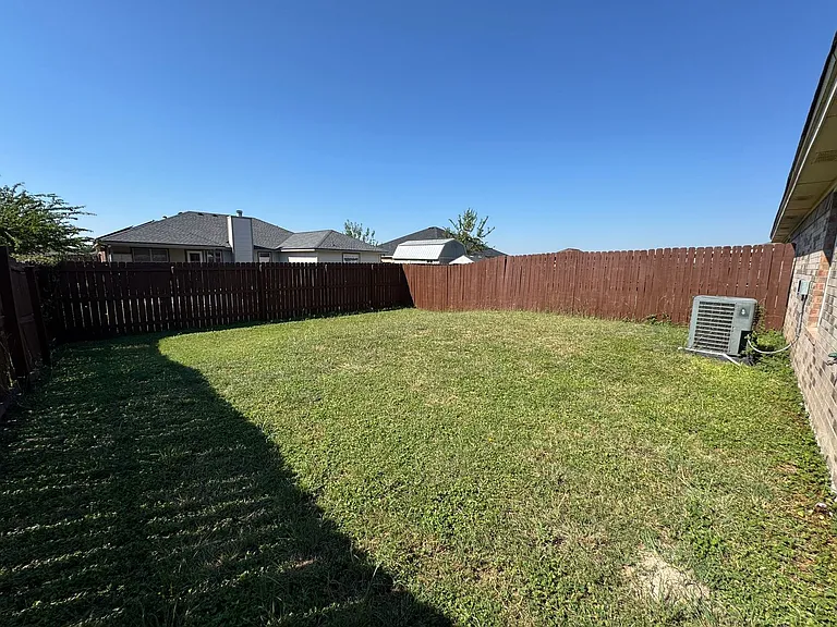 1204 Cinch Dr — Photo 17
