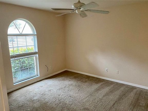 5th image of 12359 Londonderry Ln