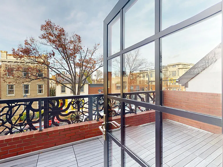 1312 King St #207 — Photo 10