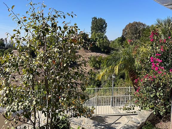 5th image of 8165 Stoneridge Dr