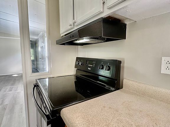 3rd image of 490 Harless St